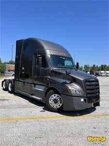 2019 Cascadia Freightliner Semi Truck Double Bunk Missouri for Sale