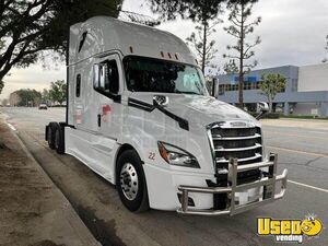 2019 Cascadia Freightliner Semi Truck Freezer California for Sale