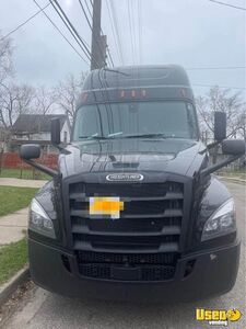 2019 Cascadia Freightliner Semi Truck Fridge Michigan for Sale