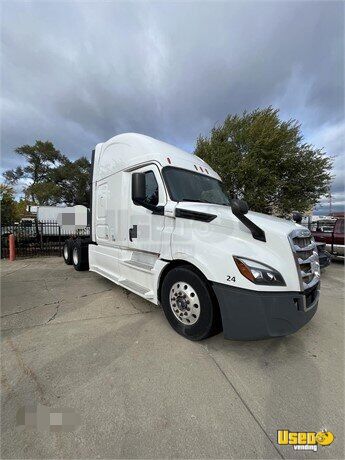 2019 Cascadia Freightliner Semi Truck Illinois for Sale