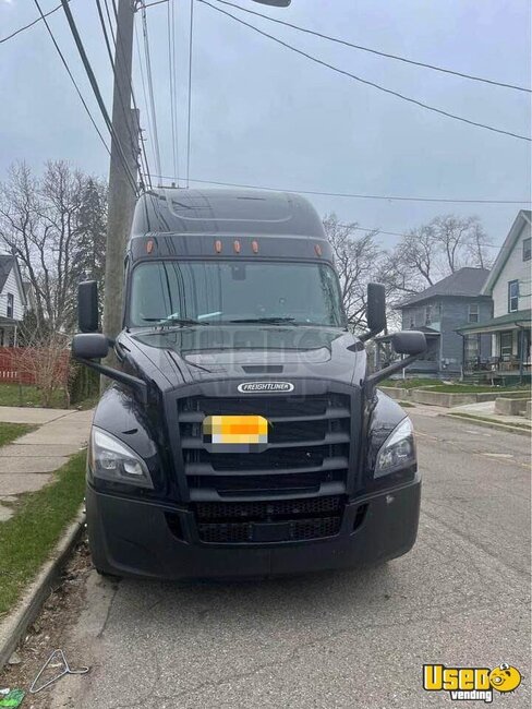 2019 Cascadia Freightliner Semi Truck Michigan for Sale