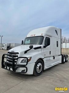 2019 Cascadia Freightliner Semi Truck Microwave Illinois for Sale