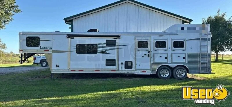2019 Charger 3-horse Lq Trailer Missouri for Sale