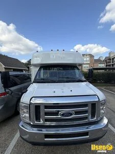 2019 E-450 New Build Food Truck Deep Freezer Texas Gas Engine for Sale