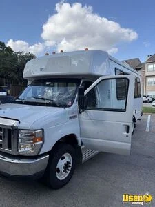 2019 E-450 New Build Food Truck Shore Power Cord Texas Gas Engine for Sale