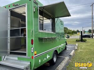 2019 Express 3500 Kitchen Food Truck All-purpose Food Truck Spare Tire New York Gas Engine for Sale