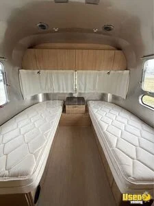 2019 Flying Cloud Airstream Shower Iowa for Sale