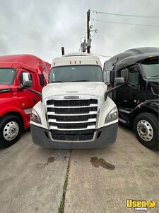 2019 Freightliner Semi Truck Texas for Sale
