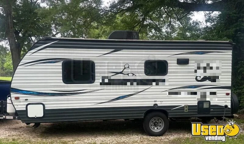 2019 Mobile Hair & Nail Salon Truck Texas for Sale