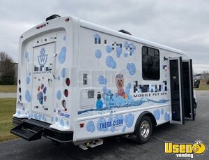 2019 Mobile Pet Grooming Van Pet Care / Veterinary Truck Air Conditioning North Carolina Gas Engine for Sale