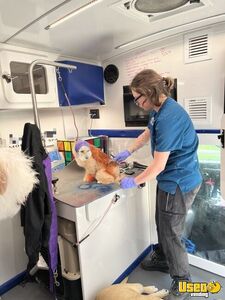 2019 Mobile Pet Grooming Van Pet Care / Veterinary Truck Backup Camera North Carolina Gas Engine for Sale