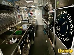2019 Mt-55 Chassis All-purpose Food Truck Concession Window Illinois Diesel Engine for Sale