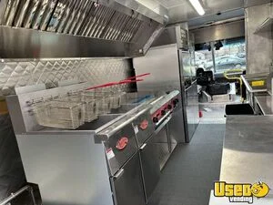 2019 Mt-55 Chassis All-purpose Food Truck Diamond Plated Aluminum Flooring Illinois Diesel Engine for Sale