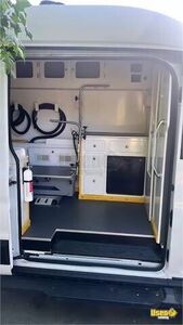 2019 Pet Care / Veterinary Truck Interior Lighting California Diesel Engine for Sale