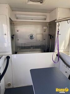 2019 Pet Grooming Trailer Pet Care / Veterinary Truck Electrical Outlets California for Sale