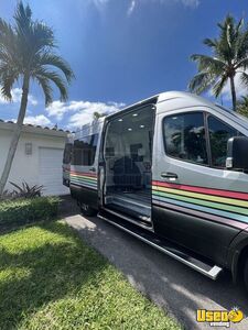 2019 Sprinter 2500 Mobile Hair & Nail Salon Truck Air Conditioning Florida Gas Engine for Sale