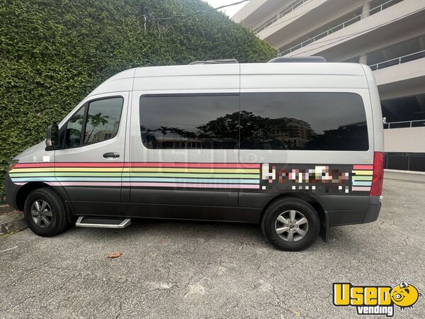 2019 Sprinter 2500 Mobile Hair & Nail Salon Truck Florida Gas Engine for Sale