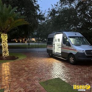 2019 Sprinter 2500 Mobile Hair & Nail Salon Truck Insulated Walls Florida Gas Engine for Sale