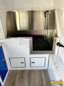 2019 Transit T250 Mobile Pet Grooming Van Pet Care / Veterinary Truck Electrical Outlets California Gas Engine for Sale