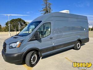 2019 Transit T250 Mobile Pet Grooming Van Pet Care / Veterinary Truck Insulated Walls California Gas Engine for Sale