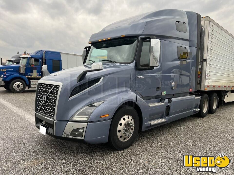 Volvo Semi With Huge Sleeper Section Packs Full Kitchen And A Bathroom