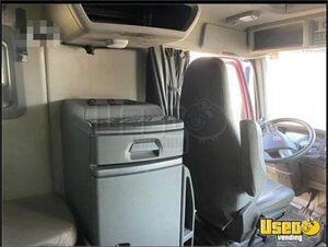 2019 Vnl Volvo Semi Truck Under Bunk Storage California for Sale