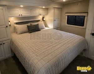 2020 8'x 26' Living Quarters Horse Trailers With Ramp 3-horse Lq Trailer Restroom Mississippi for Sale