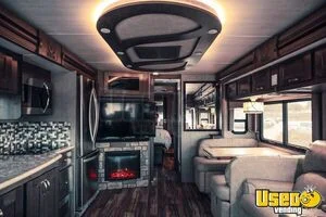 2020 Bentley 34 B Motorhome Bathroom California Diesel Engine for Sale