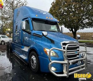 2020 Cascadia Freightliner Semi Truck 2 Oregon for Sale