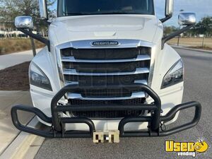 2020 Cascadia Freightliner Semi Truck 8 Florida for Sale