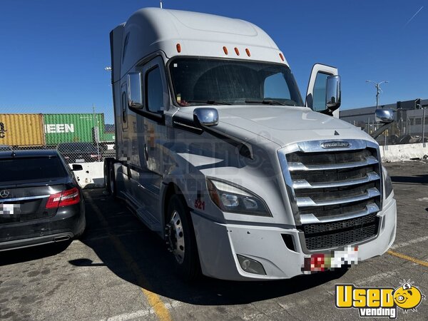 2020 Cascadia Freightliner Semi Truck California for Sale