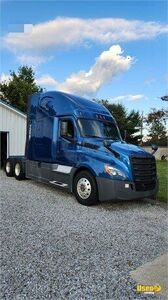 2020 Cascadia Freightliner Semi Truck Double Bunk Kentucky for Sale