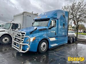 2020 Cascadia Freightliner Semi Truck Oregon for Sale