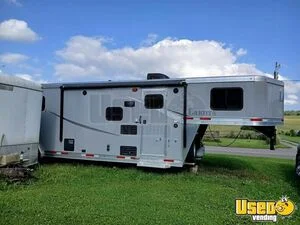2020 Living Quarters Horse Trailers :: 4-horse Lq Trailers 4-horse Lq Trailer Stove Maryland for Sale