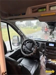 2020 Mobile Dog Grooming Van Pet Care / Veterinary Truck Generator Texas for Sale