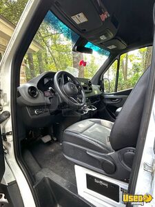 2020 Sprinter 2500 Mobile Hair & Nail Salon Truck Bathroom Texas Diesel Engine for Sale