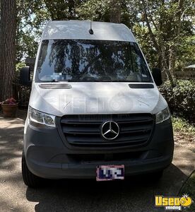 2020 Sprinter 2500 Mobile Hair & Nail Salon Truck Spare Tire Texas Diesel Engine for Sale