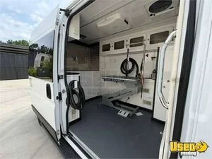 2020 Ultra Pet Care / Veterinary Truck Insulated Walls Georgia for Sale