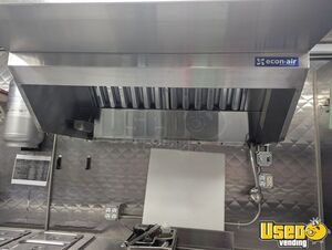 2021 24' W/ Porch Barbecue Food Trailer Insulated Walls Oregon for Sale