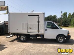 LOW MILES 2021 Chevrolet Express Refrigerated Box Truck Reefer Truck for Sale in Texas!!!