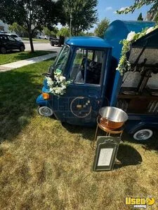 2021 Apé Coffee & Beverage Truck Cabinets Illinois Gas Engine for Sale