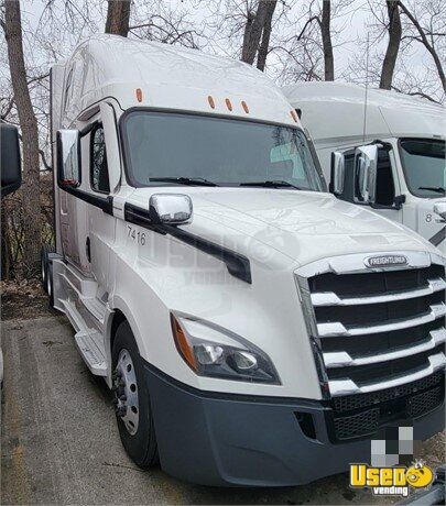 2021 Cascadia Freightliner Semi Truck Illinois for Sale