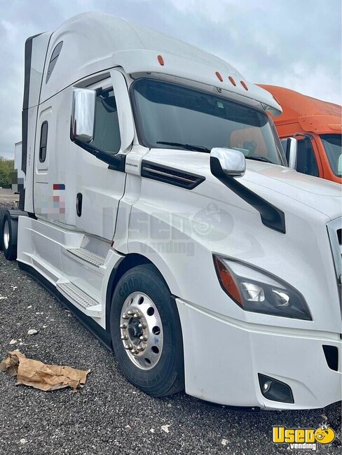 2021 Cascadia Freightliner Semi Truck Texas for Sale
