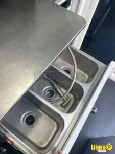 2021 Catering Food Truck Electrical Outlets North Carolina Diesel Engine for Sale
