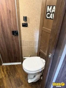 2021 Charger Living Quarters Horse Trailer Kitchen Sinks Florida for Sale