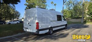 2021 High Roof Extended W/170 Mobile Hair & Nail Salon Truck Air Conditioning California Diesel Engine for Sale