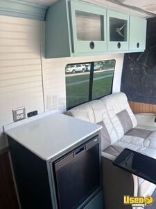 2021 High Roof Extended W/170 Mobile Hair & Nail Salon Truck Interior Lighting California Diesel Engine for Sale