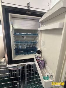 2021 M2-gvwr Pet Care / Veterinary Truck Electrical Outlets Arizona Diesel Engine for Sale