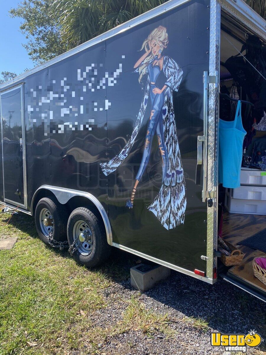 2021 United Fashion Trailer Pop-Up Shop