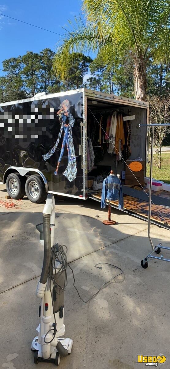 2021 United Fashion Trailer Pop-Up Shop